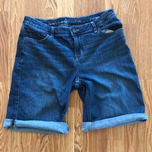 Simply Vera Wang Roll Cuff Bermuda Jean Shorts 8